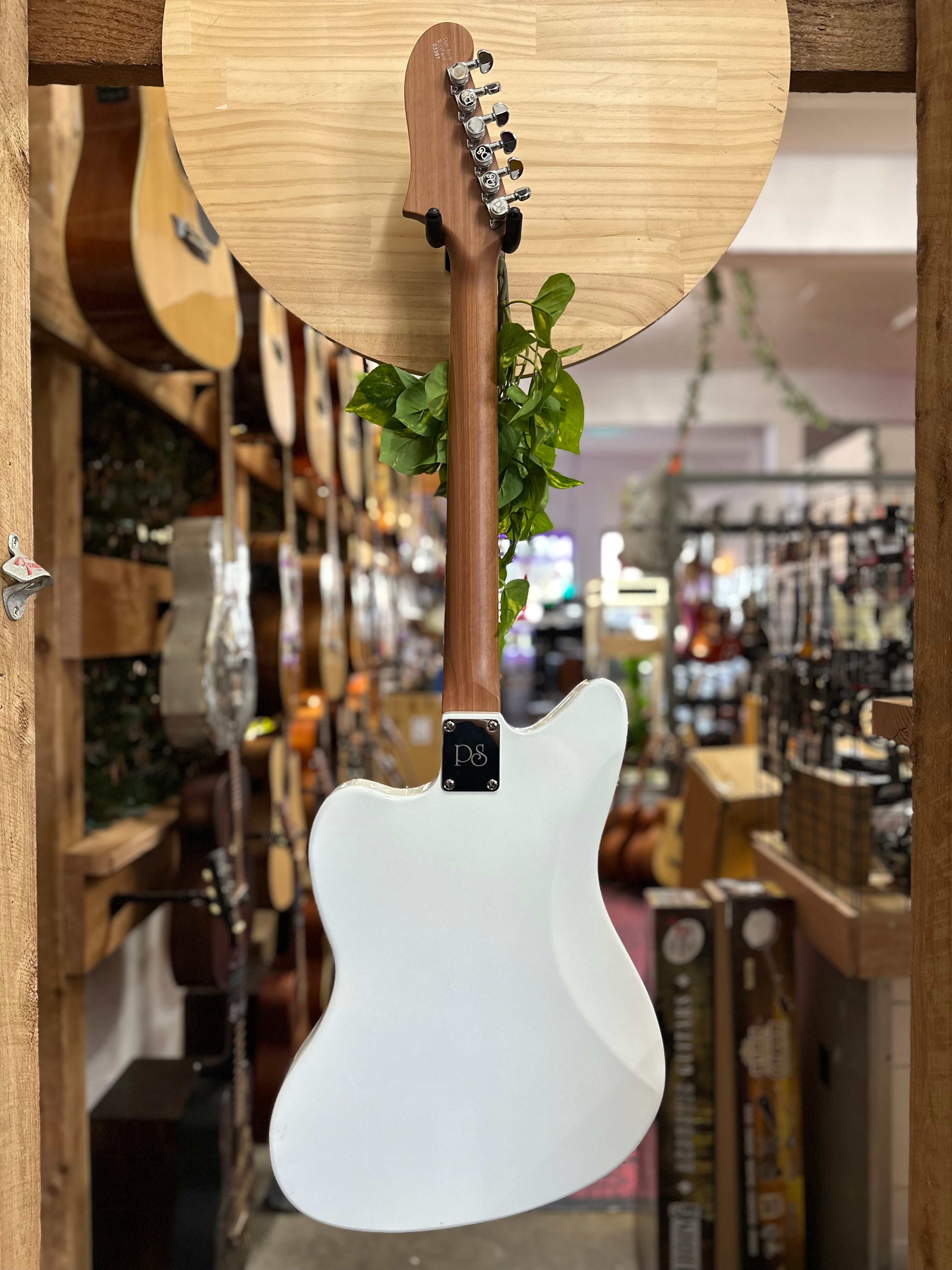 PureSalem | Woodsoul | Olympic White PureSalem | Woodsoul | Olympic White